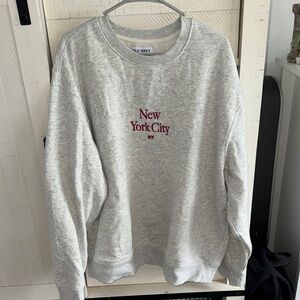 Old Navy Light Gray Crewneck Sweater - New York City Print